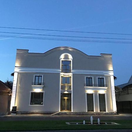 Regal Ballroom Caransebeş Exteriér fotografie