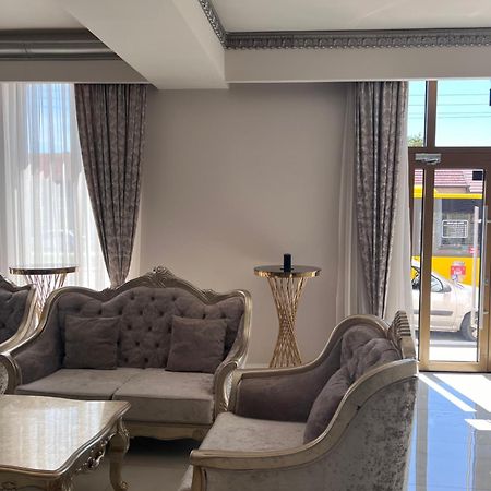 Regal Ballroom Caransebeş Exteriér fotografie