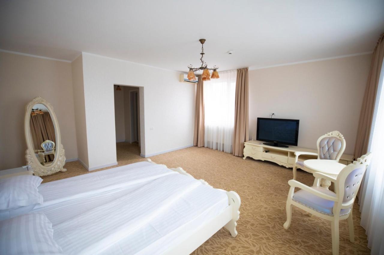 Regal Ballroom Caransebeş Exteriér fotografie