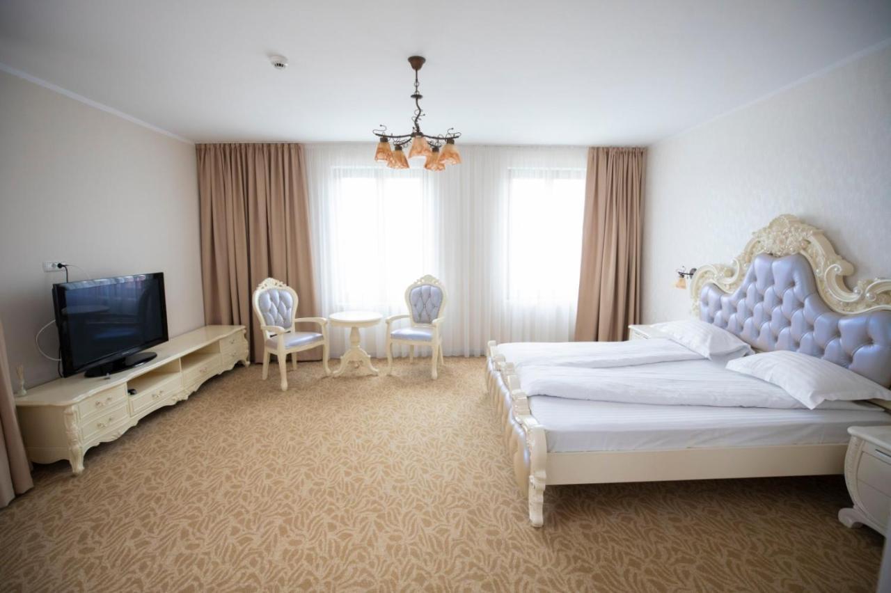 Regal Ballroom Caransebeş Exteriér fotografie