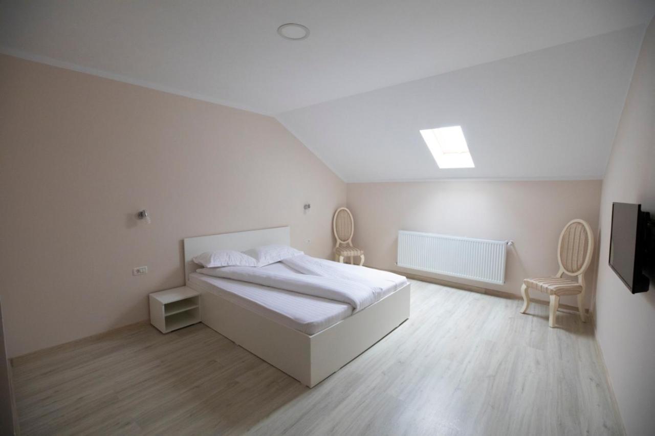 Regal Ballroom Caransebeş Exteriér fotografie