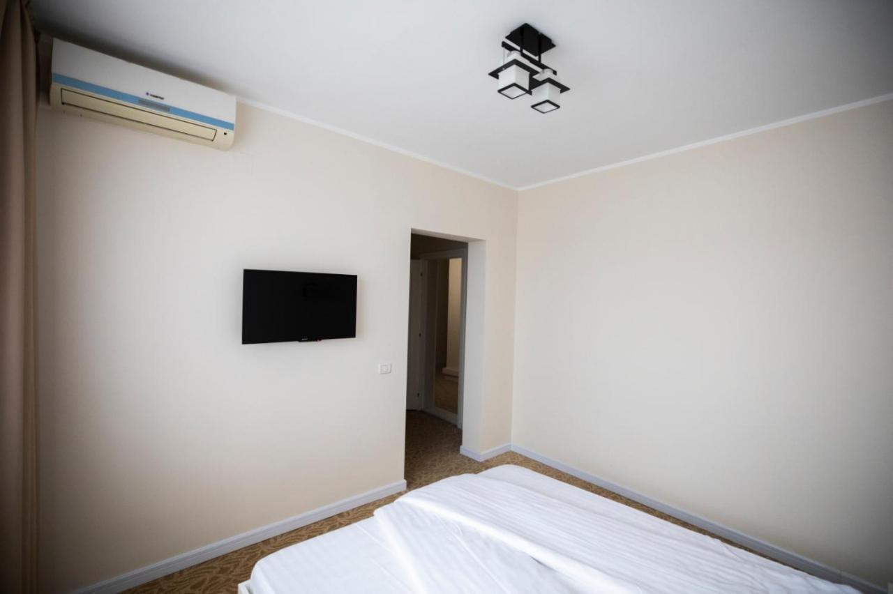 Regal Ballroom Caransebeş Exteriér fotografie