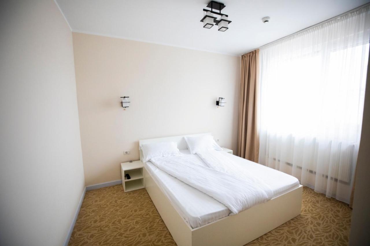 Regal Ballroom Caransebeş Exteriér fotografie