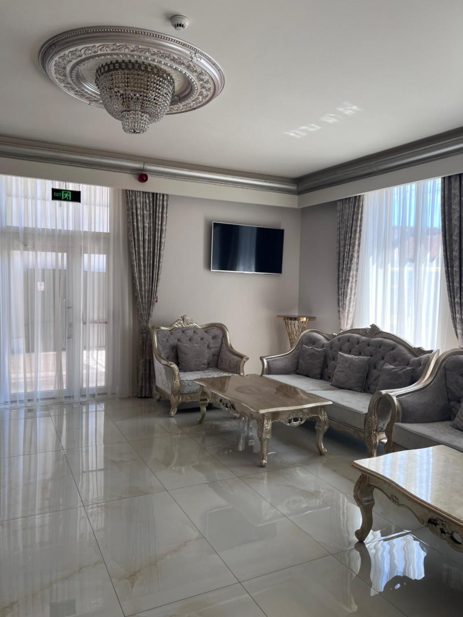 Regal Ballroom Caransebeş Exteriér fotografie