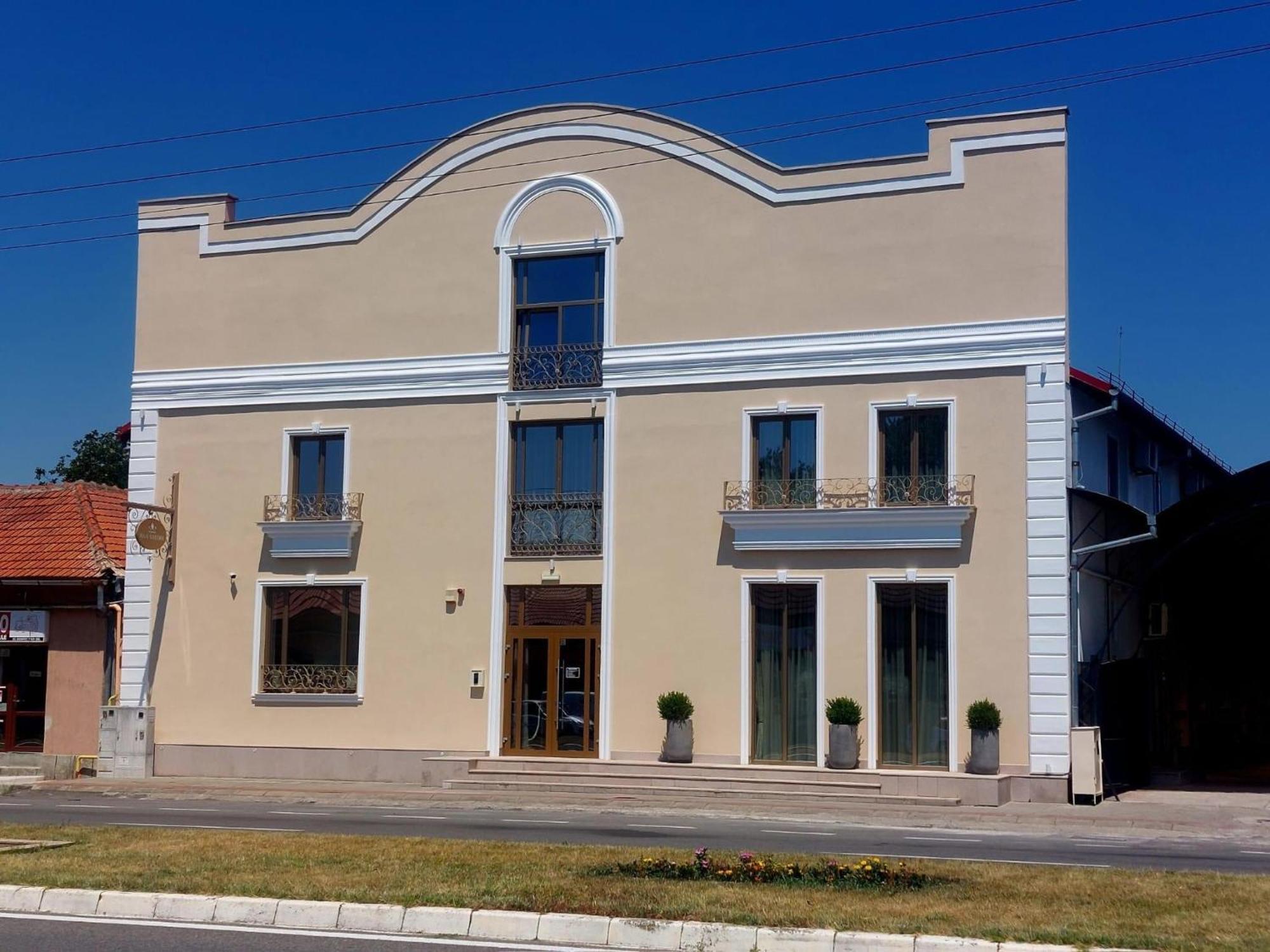 Regal Ballroom Caransebeş Exteriér fotografie